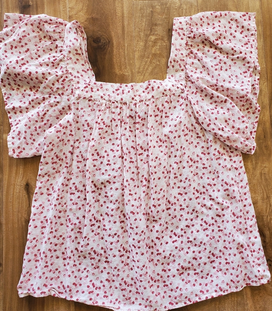 Vince Camuto flutter sleeve blouse